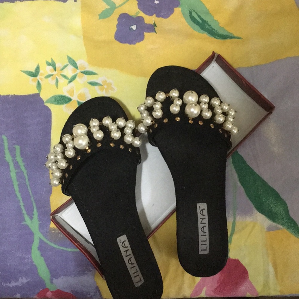Huge pearls slides